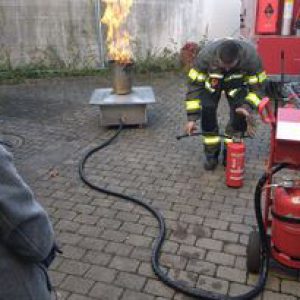 Training für den Umgang mit dem Feuerlöscher