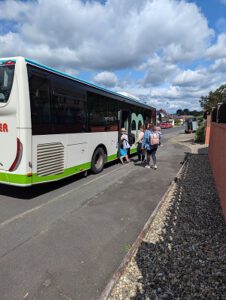 Mehr über den Artikel erfahren Die Wölkchen fahren mit dem Bus